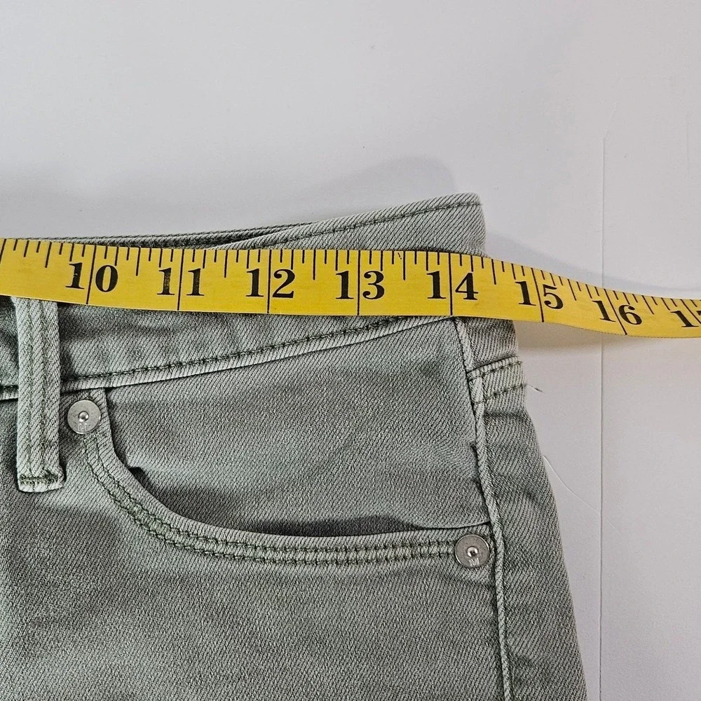 Mossimo Denim Shorts Olive Green Mid-Rise Midi Cuffed Stretch 2/26R Summer, Boho